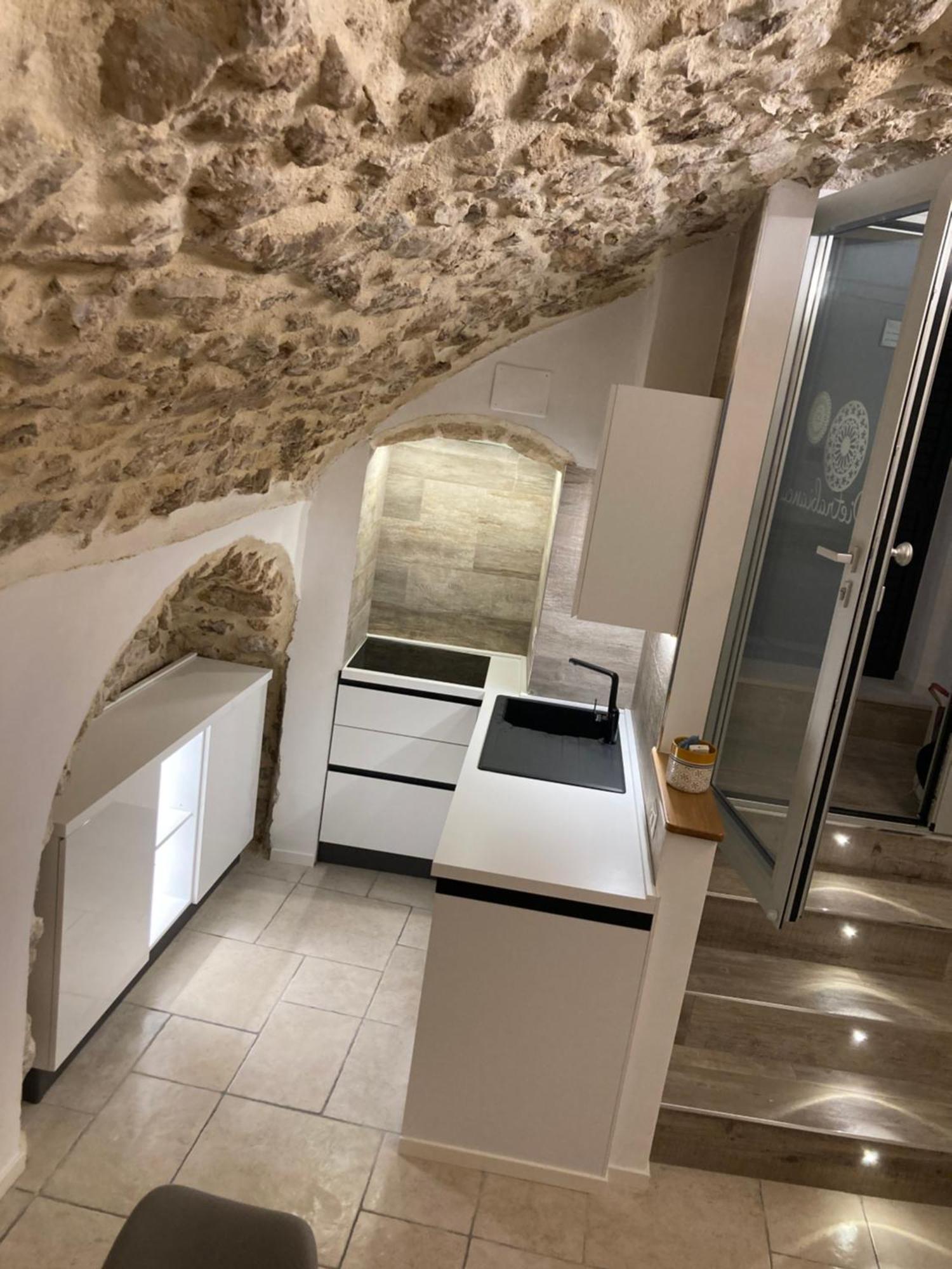 Pietrabianca Santa Maria Apartments 만프레도니아 외부 사진
